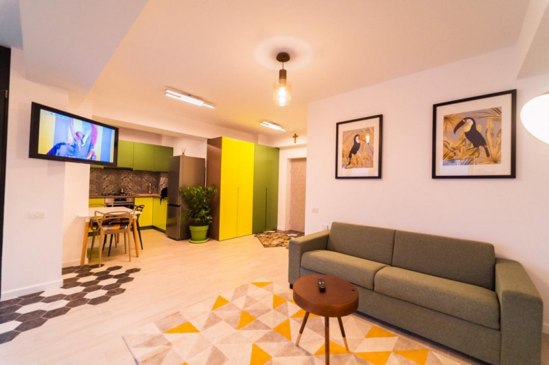 ✨ Garsonieră modernă de închiriat – Mamaia, zona Butoaie, vedere frontală la lac