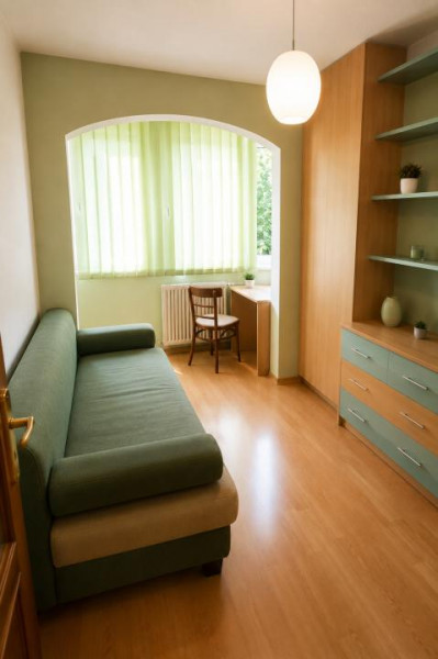 Închiriere apartament 4 camere decomandat + garaj 