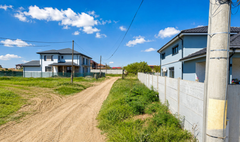 Exclusivitate Vanzare teren 1200 mp. Lazu front stradal 75 m.