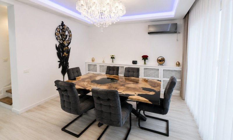 Vilă modernă P+1 de închiriat Mamaia Sat totul nou