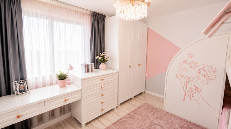 Vilă modernă P+1 de închiriat Mamaia Sat totul nou