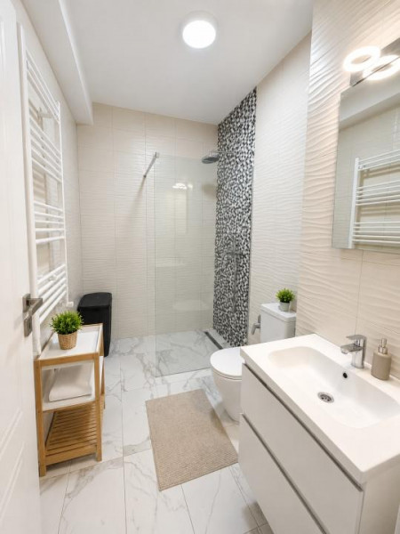 Apartament  3 camere de închiriat – Mamaia, zona Butoaie,loc  parcare