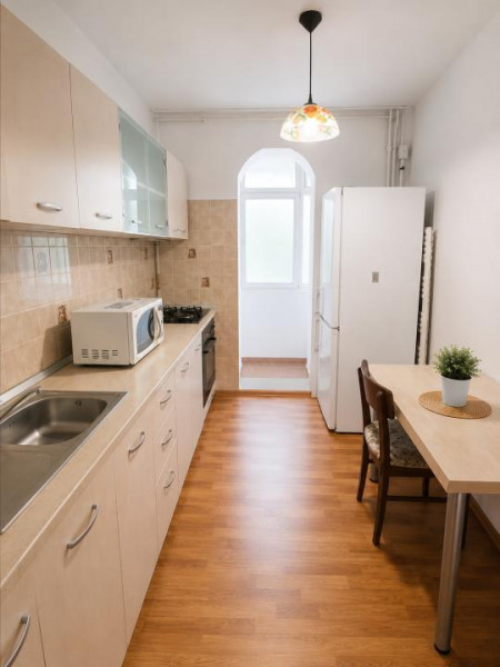 Apartament 2 camere de închiriat Centru cu centrală gaz termen lung