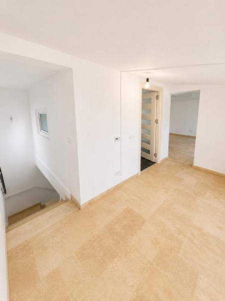 Închiriere duplex nemobilat 150 mp vis-a-vis Parc Primărie/Fantasio