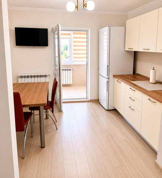 Închiriere Apartament 2 Camere Decomandat, Modern, Trocadero – Etaj 3