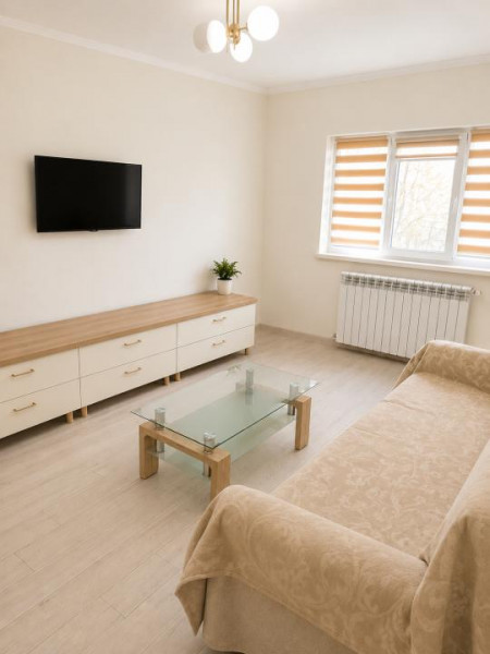 Închiriere Apartament 2 Camere Decomandat, Modern, Trocadero – Etaj 3