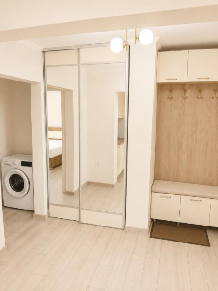 Închiriere Apartament 2 Camere Decomandat, Modern, Trocadero – Etaj 3