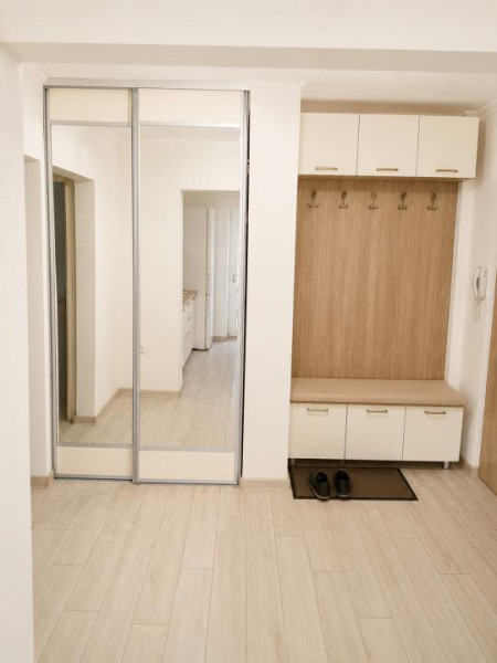 Închiriere Apartament 2 Camere Decomandat, Modern, Trocadero – Etaj 3