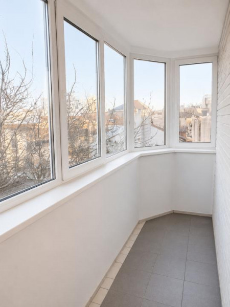 Apartament 3 camere decomandat, Centru – lângă Irish Pub și Hotel Sport
