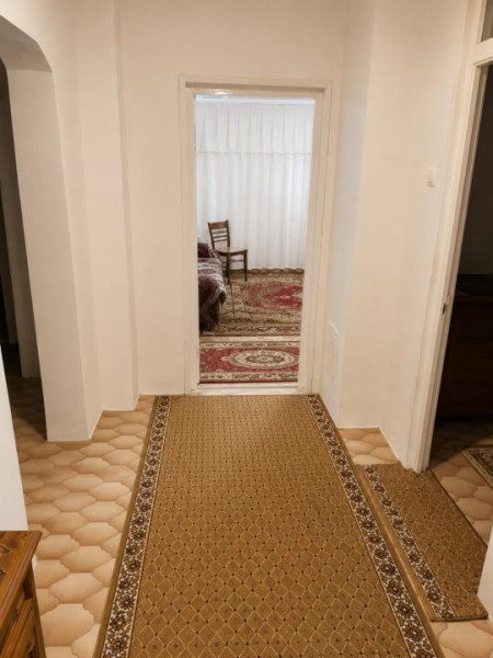 Apartament 3 camere decomandat, Centru – lângă Irish Pub și Hotel Sport