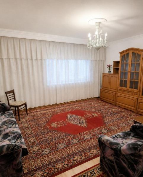 Apartament 3 camere decomandat, Centru – lângă Irish Pub și Hotel Sport