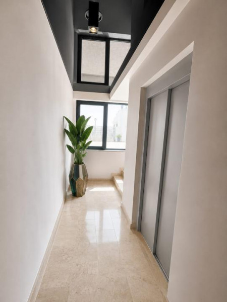 Inchiriere Apartamente cu vedere frontală la mare prima linie la plajă