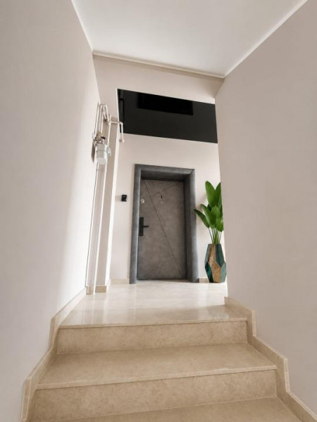 Inchiriere Apartamente cu vedere frontală la mare prima linie la plajă