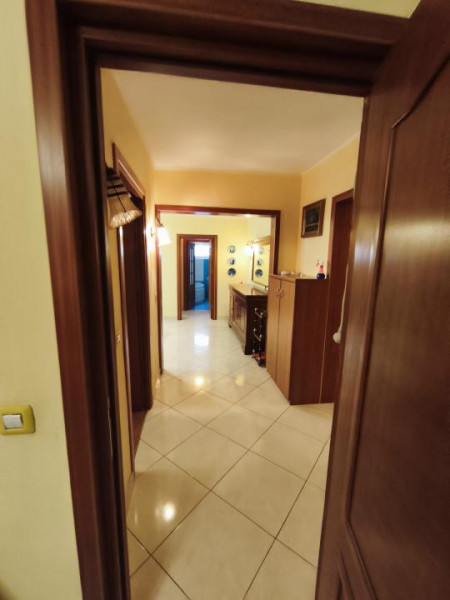Închiriere apartament 4 camere centrala gaz se pune + garaj 