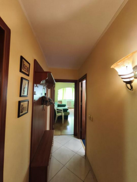 Închiriere apartament 4 camere centrala gaz se pune + garaj 