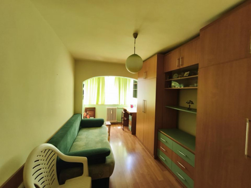 Închiriere apartament 4 camere centrala gaz se pune + garaj 