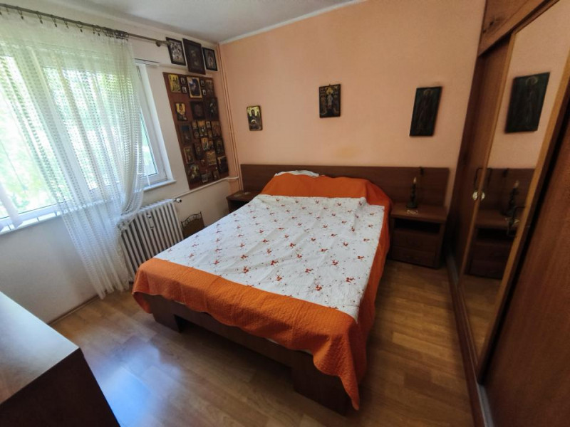 Închiriere apartament 4 camere centrala gaz se pune + garaj 