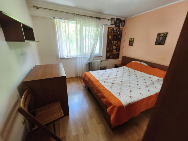 Închiriere apartament 4 camere centrala gaz se pune + garaj 