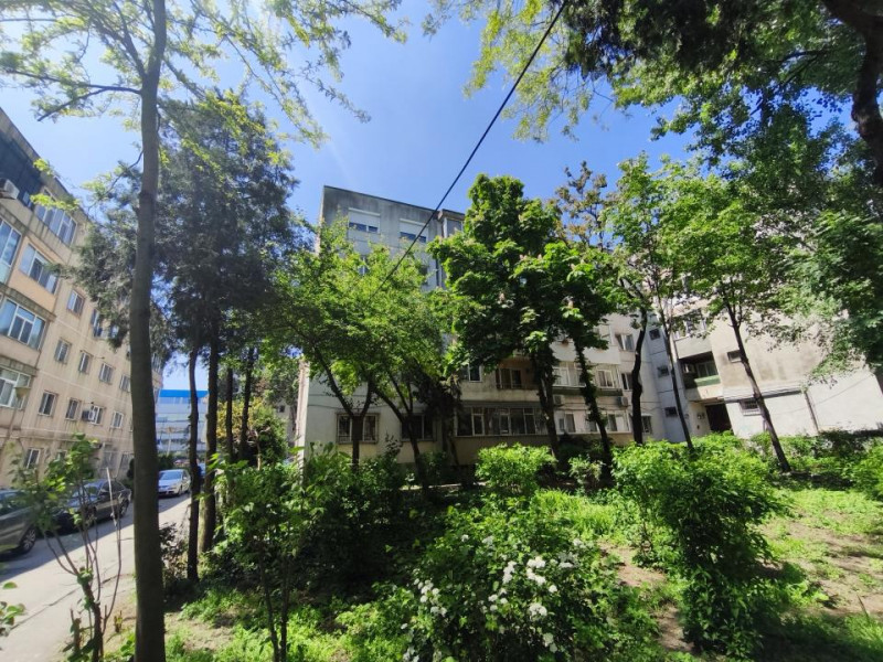 Închiriere apartament 4 camere centrala gaz se pune + garaj 