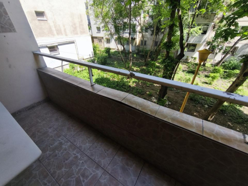 Închiriere apartament 4 camere centrala gaz se pune + garaj 