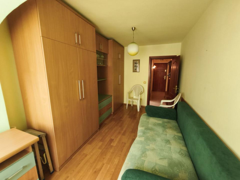 Închiriere apartament 4 camere centrala gaz se pune + garaj 