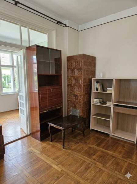 Vânzare teren patrat 400 mp. cu casa batraneasca