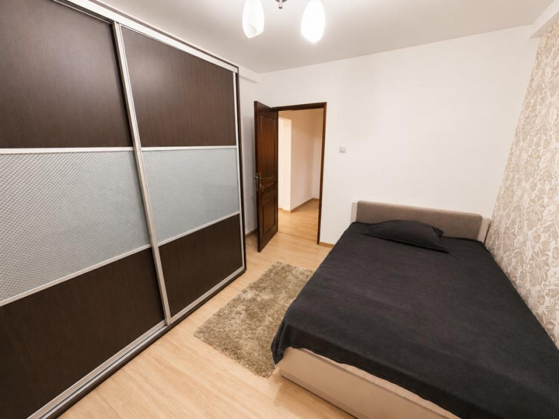 Apartament 3 camere de închiriat – Bulevardul Ferdinand, Centru