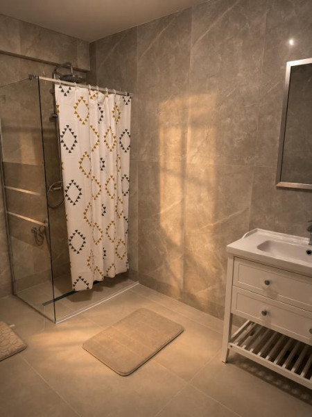 Inchiriere Duplex spațios 3 camere Faleza Nord bloc nou 