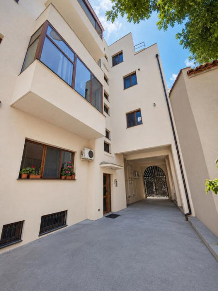 Vânzare apartament unic 2/3 camere 113 mp. Portul Tomis 
