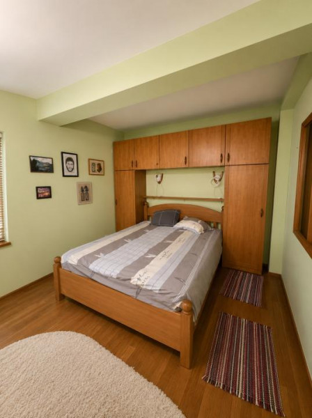 Casă de închiriat – 3 camere – Cartier Boreal – Curte proprie