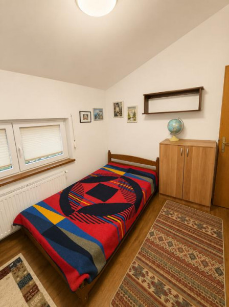 Casă de închiriat – 3 camere – Cartier Boreal – Curte proprie