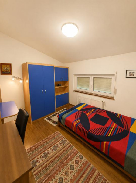 Casă de închiriat – 3 camere – Cartier Boreal – Curte proprie