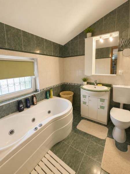 Casă de închiriat – 3 camere – Cartier Boreal – Curte proprie