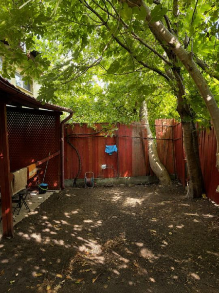 Casă de închiriat – 3 camere – Cartier Boreal – Curte proprie