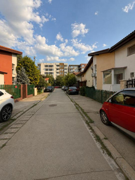 Casă de închiriat – 3 camere – Cartier Boreal – Curte proprie