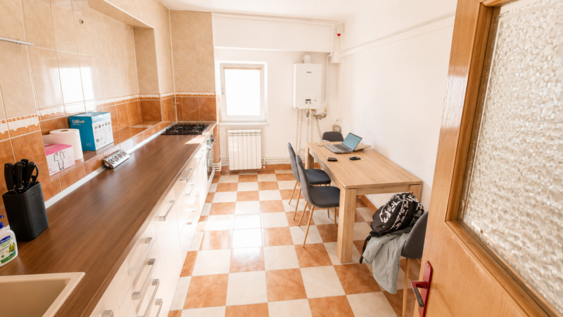 De închiriat – Apartament 3 camere decomandat | Zona Supernova – Brătianu 