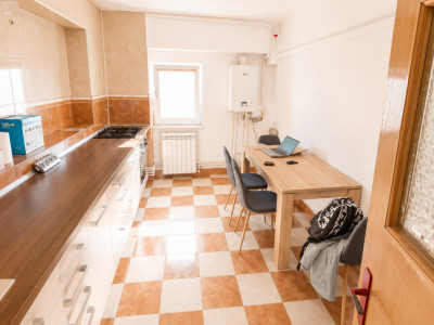 De închiriat – Apartament 3 camere decomandat | Zona Supernova – Brătianu 