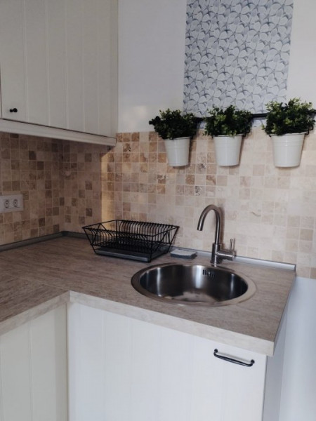 Inchiriere 2 camere Bloc nou ICIL zona aerisita loc de parcare privat