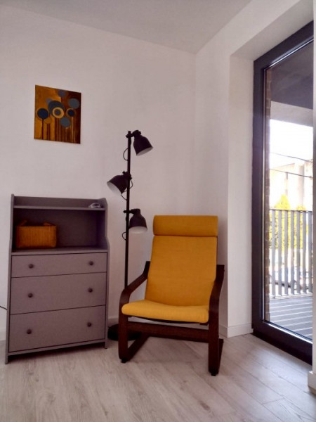Inchiriere 2 camere Bloc nou ICIL zona aerisita loc de parcare privat