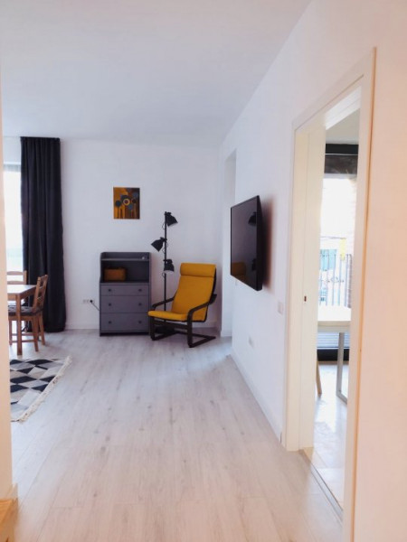 Inchiriere 2 camere Bloc nou ICIL zona aerisita loc de parcare privat