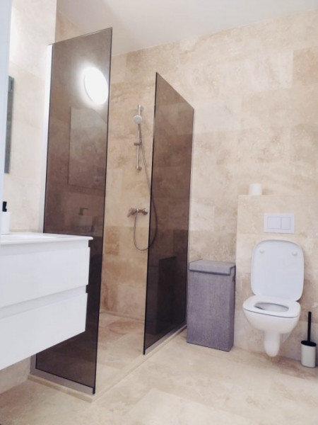 Inchiriere 2 camere Bloc nou ICIL zona aerisita loc de parcare privat