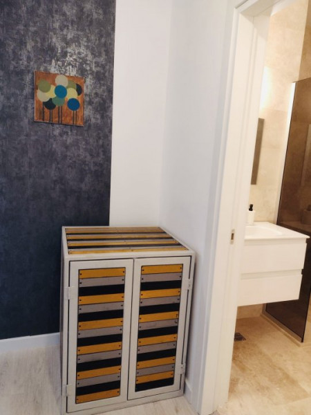 Inchiriere 2 camere Bloc nou ICIL zona aerisita loc de parcare privat