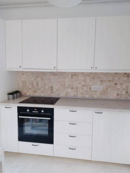 Inchiriere 2 camere Bloc nou ICIL zona aerisita loc de parcare privat