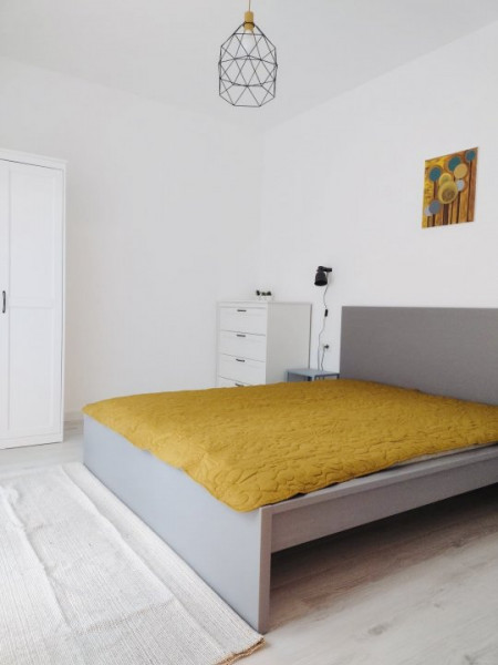 Inchiriere 2 camere Bloc nou ICIL zona aerisita loc de parcare privat