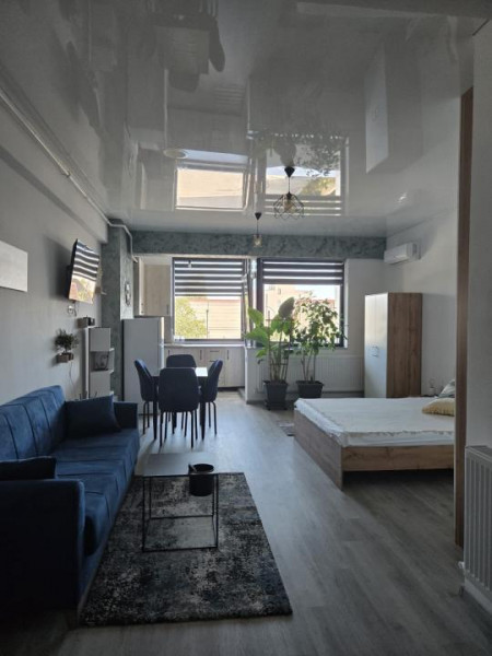 Închiriere Studio Mamaia Nord langa Hanul cu Peste Parcare privata