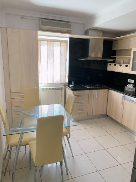 Apartament decomandat Delfinariu termen lung