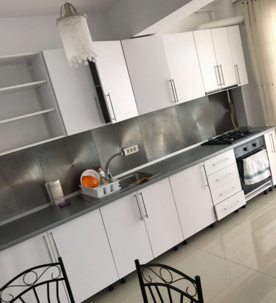 Apartament disponibil termen lung decorat cu rafinament Mamaia Nord 