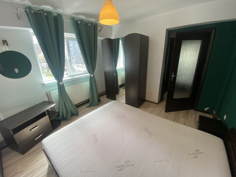 Apartament 4 camere Centru Irish Pub disponibil termen lung 