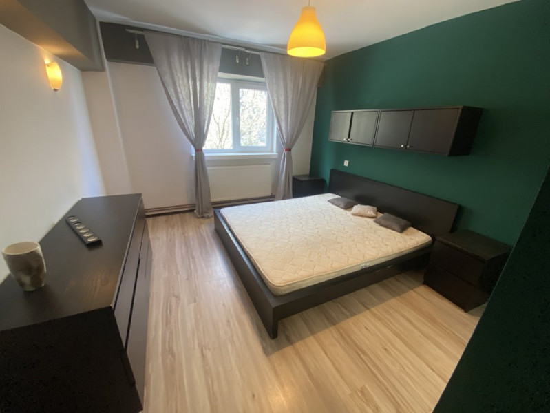 Apartament 4 camere Centru Irish Pub disponibil termen lung 