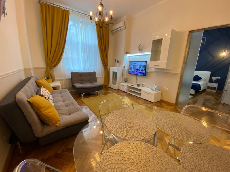 Apartament in vila zona Casa Casătoriilor decorat cu rafinament!! 